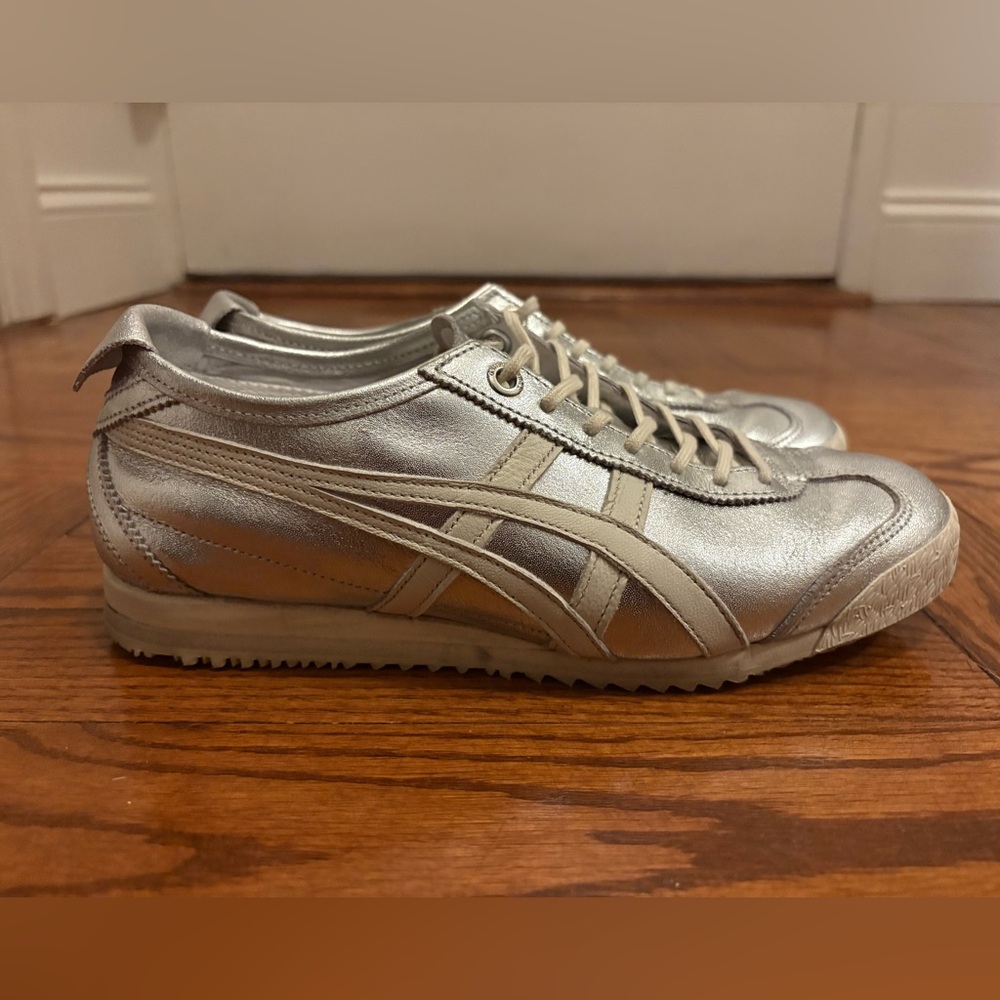Onitsuka Tiger by Asics Silver Sneakers US 5.5
